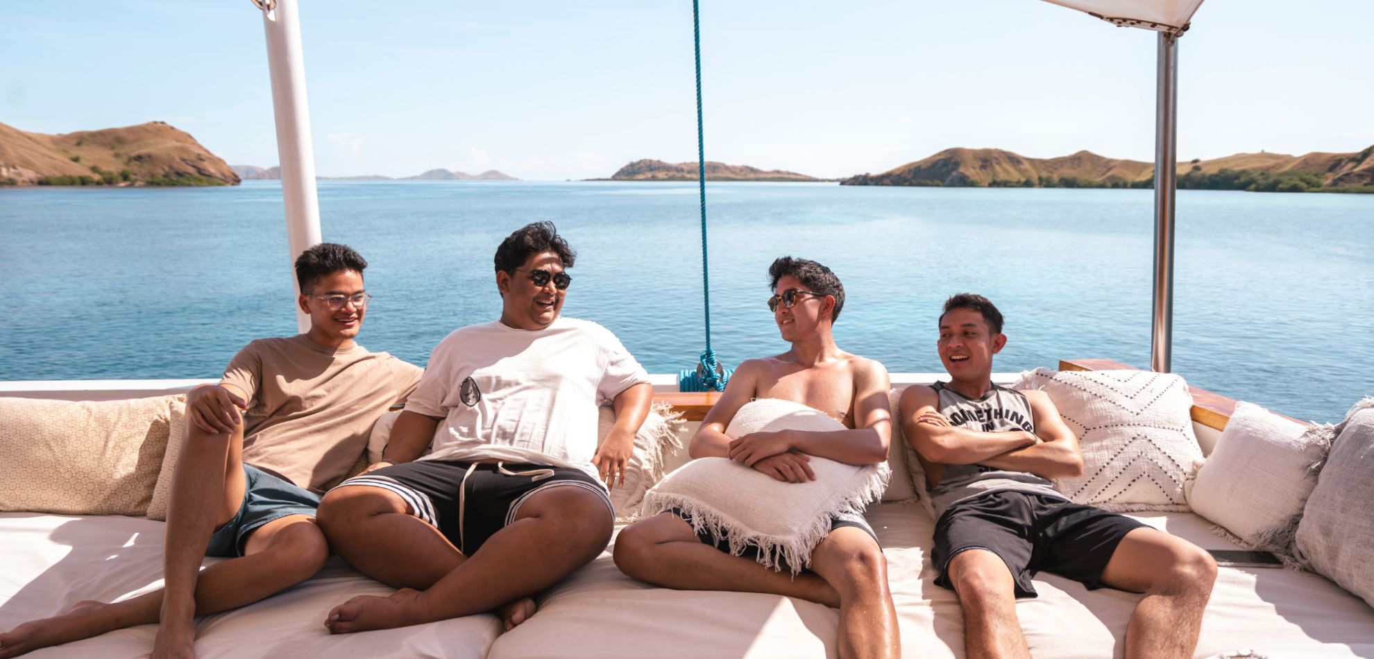 Photo #12 - Gaff Rigged Schoone (Fenides) en Labuan Bajo - 3420