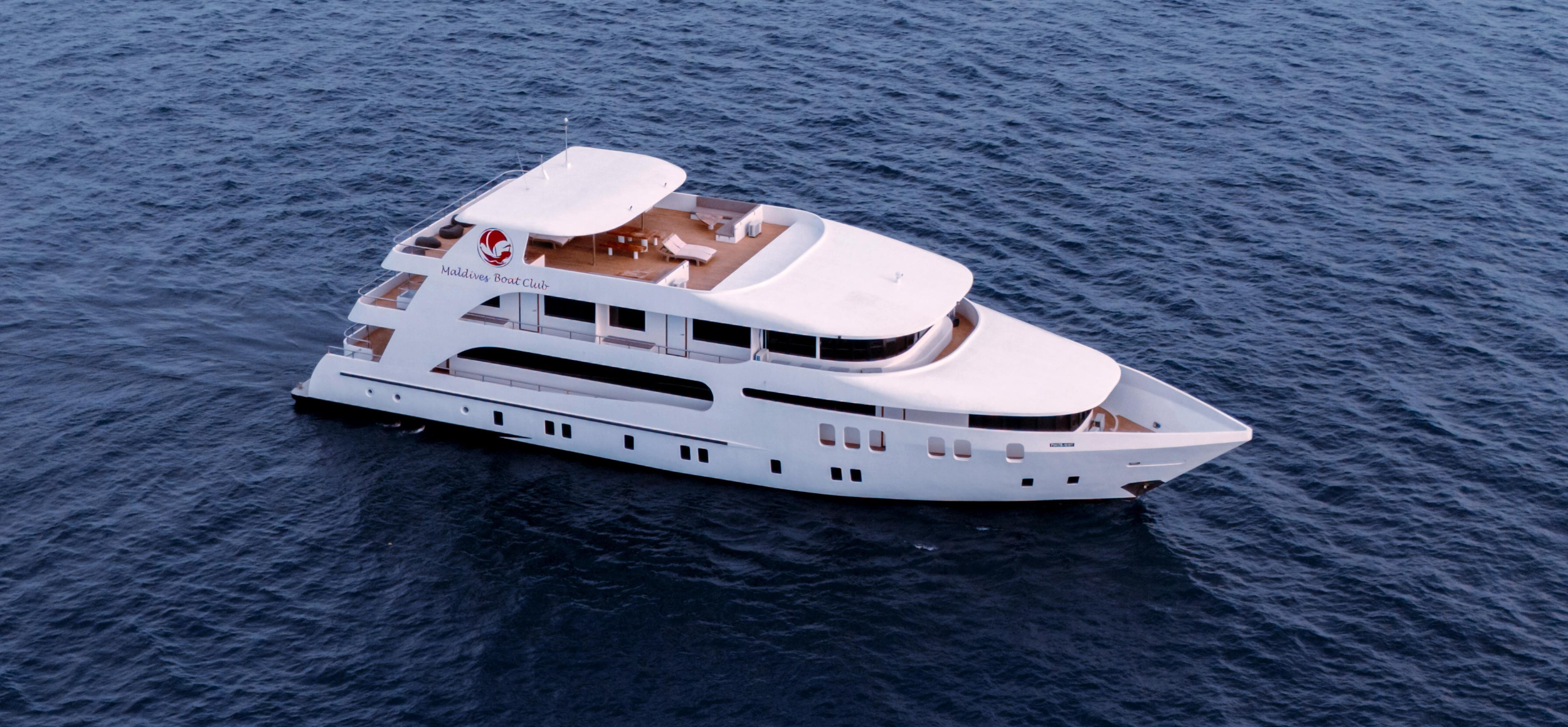 Maldives Surf Safari on a Liveaboard — photo 10