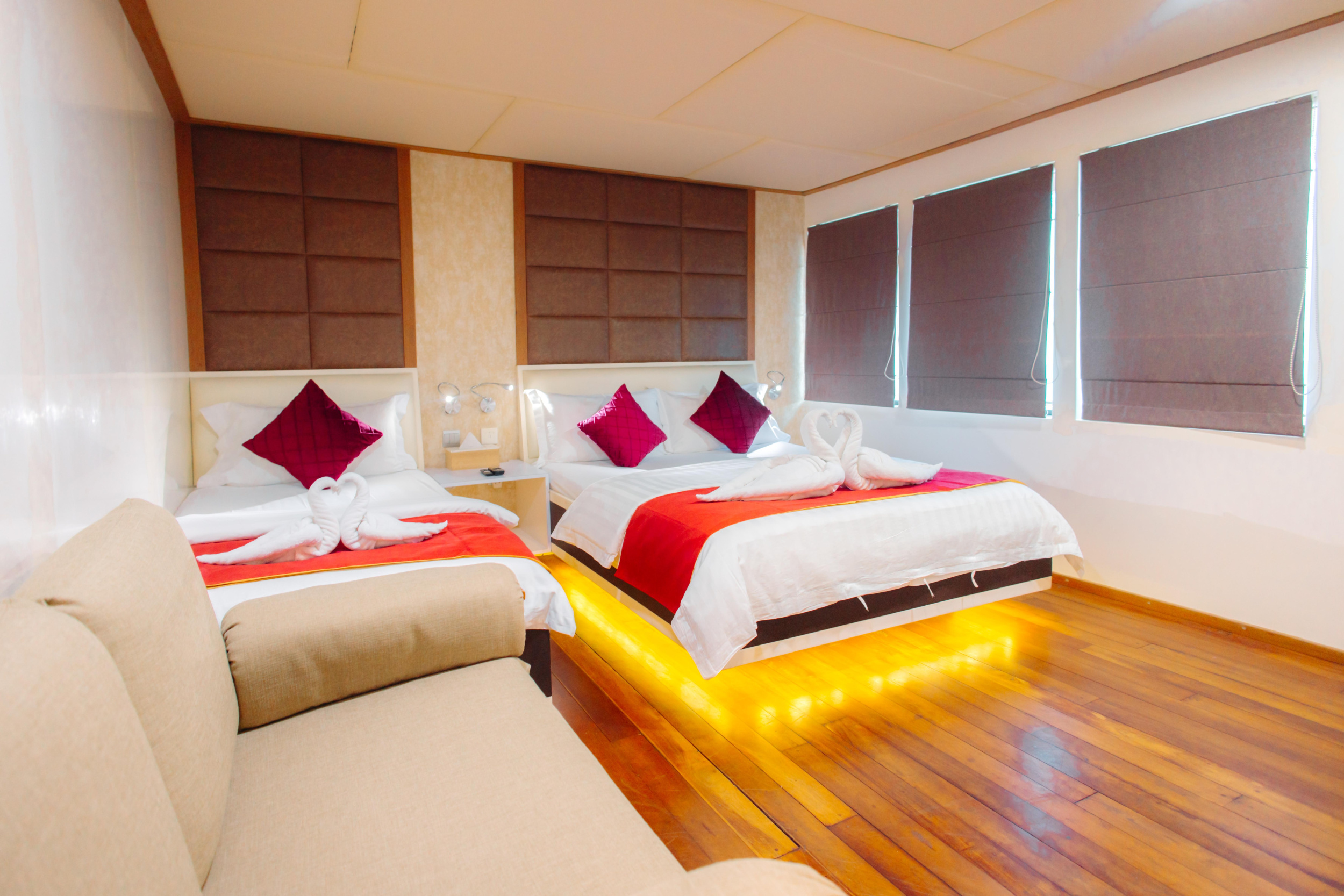 Maldives Surf Safari on a Liveaboard — photo 7