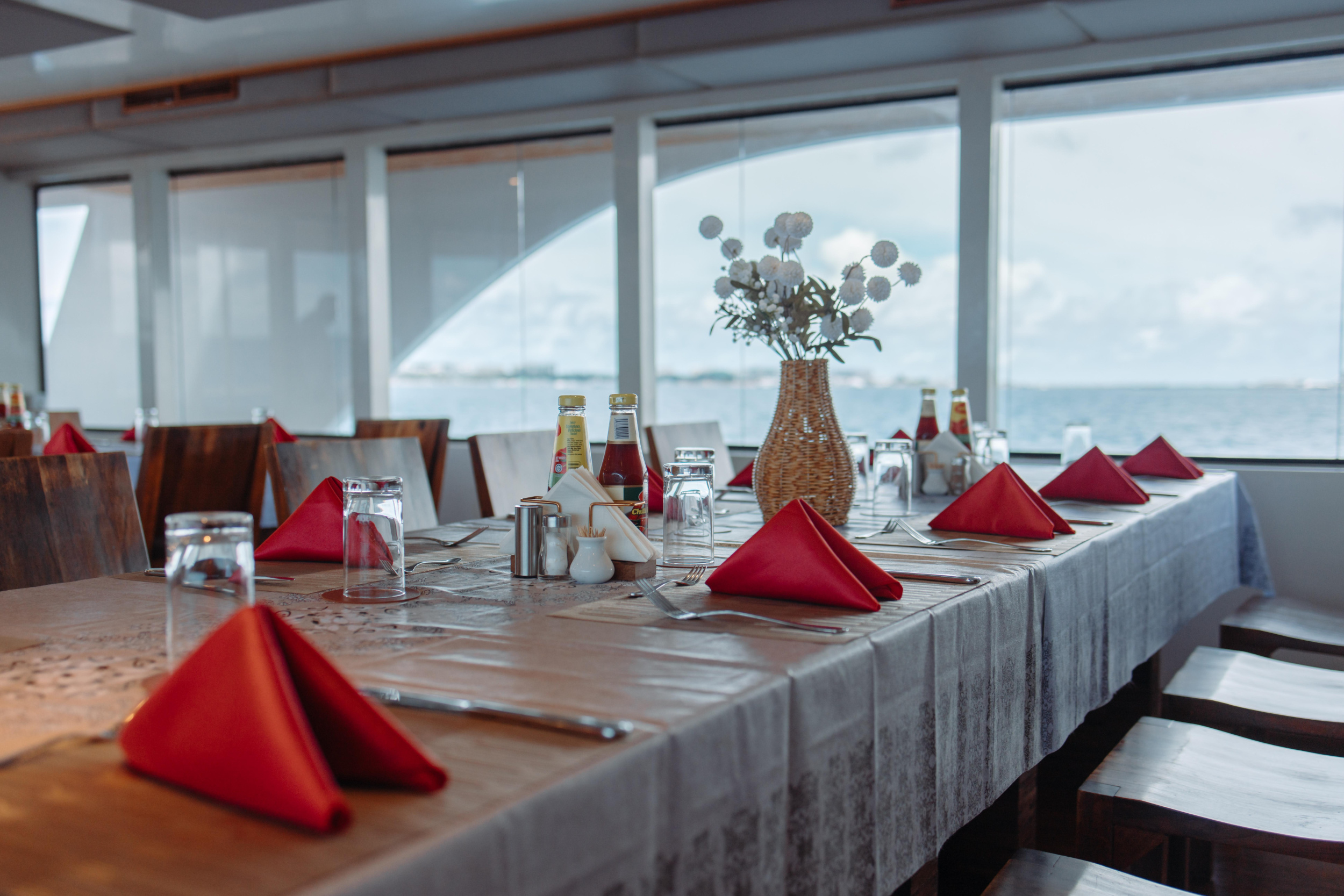 Maldives Surf Safari on a Liveaboard — photo 6