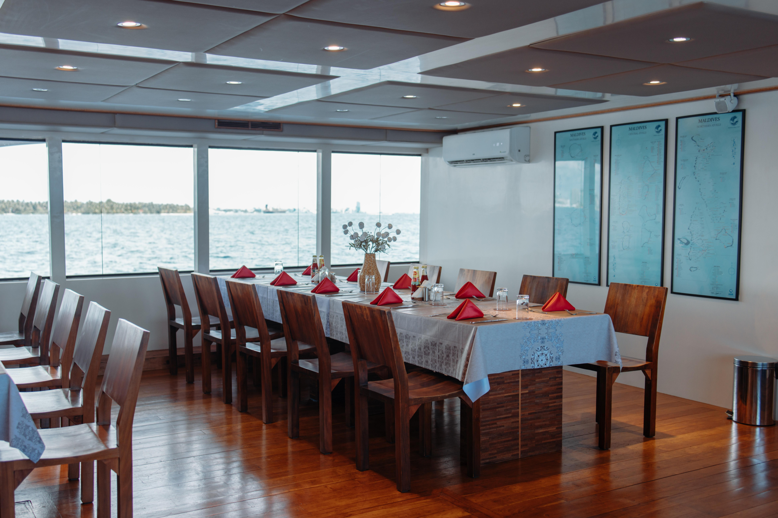 Maldives Surf Safari on a Liveaboard — photo 5