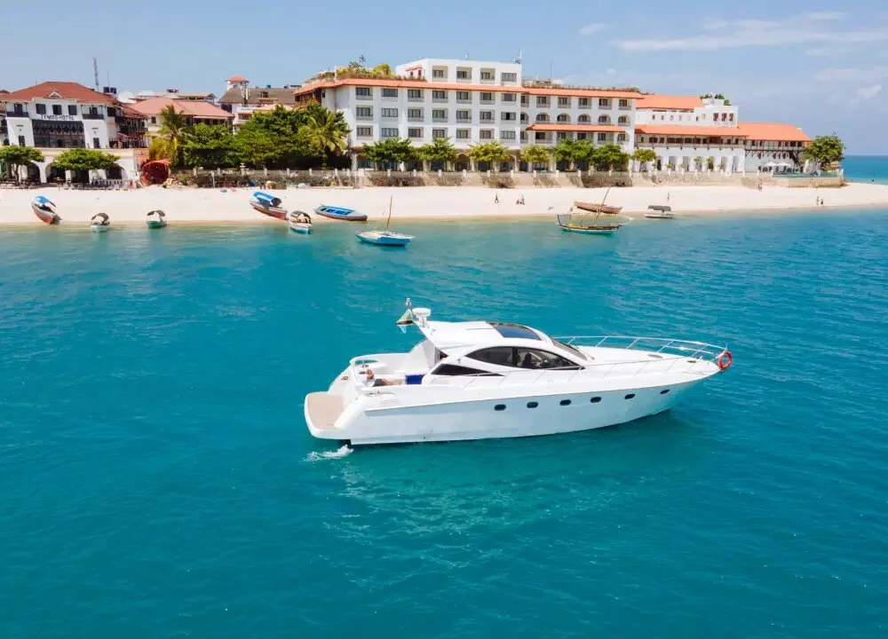 Azimut (AMANI LUXURIOUS YACHT)  - 0