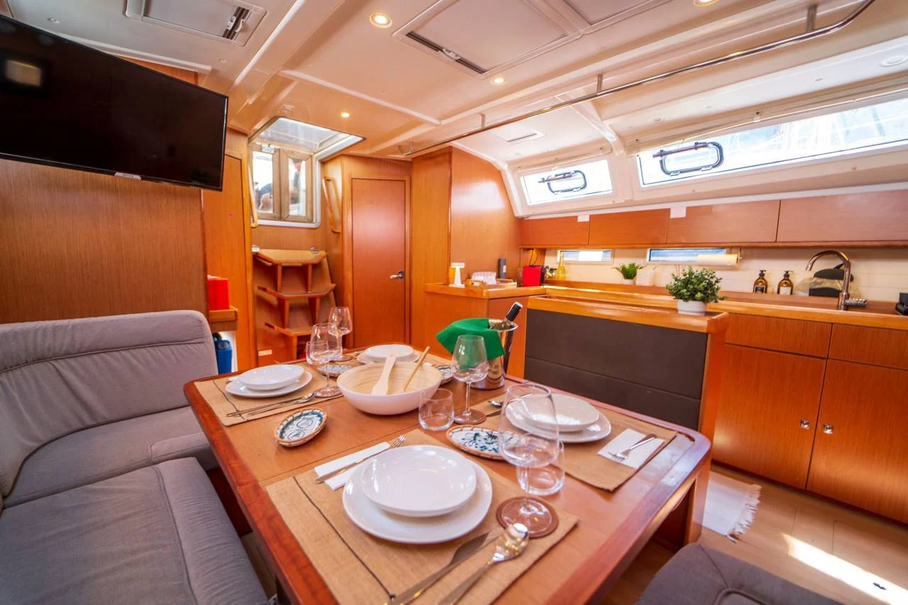46 Cruiser (Elegant Bavaria 46. Family & Friends Edition)  - 2