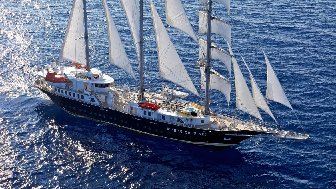 Photo #2 - Schooner - sailing cruise ship (Running on Waves) en Corfú - 61805