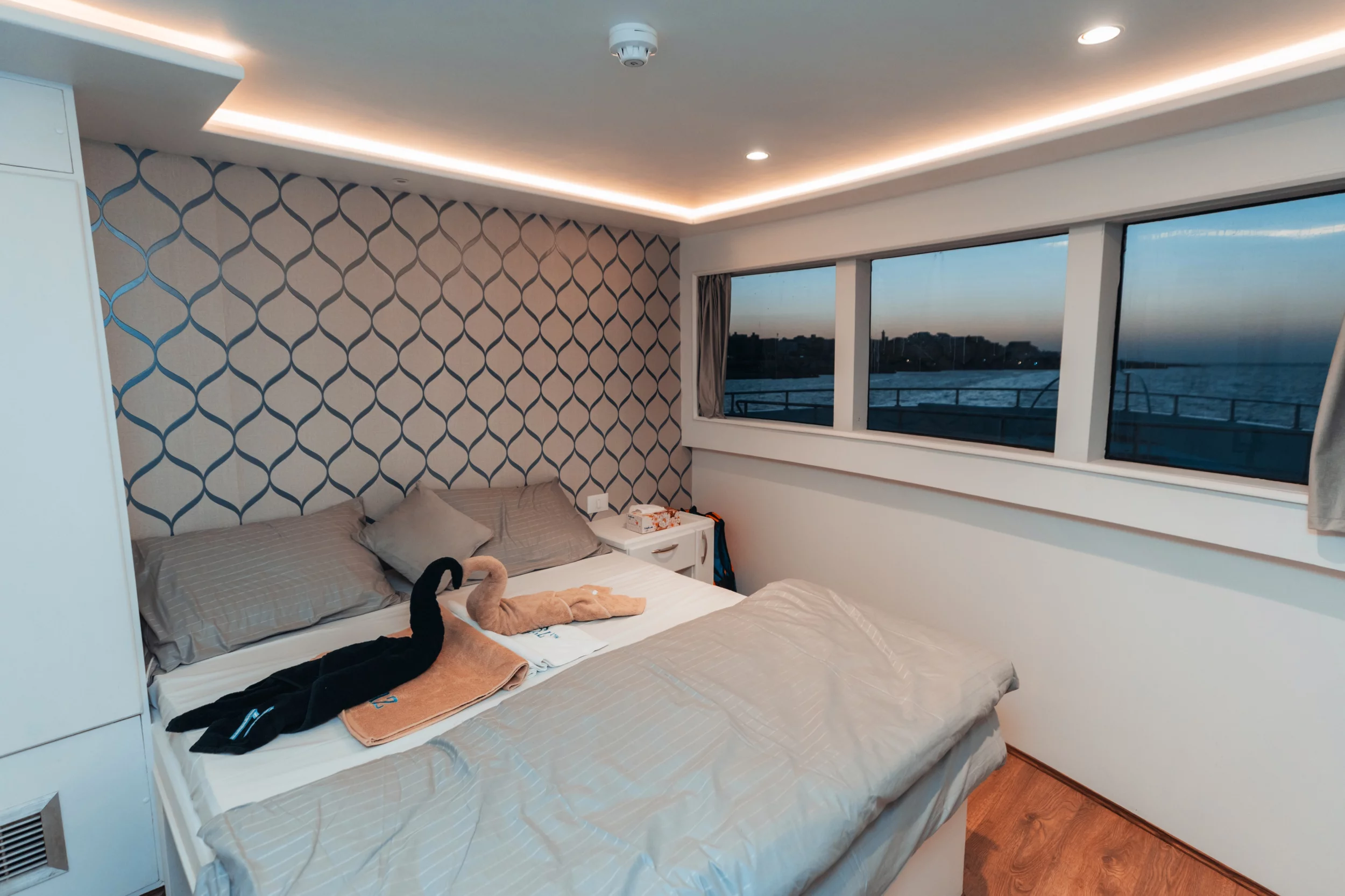 Custom Built (M/Y Topaz)  - 14