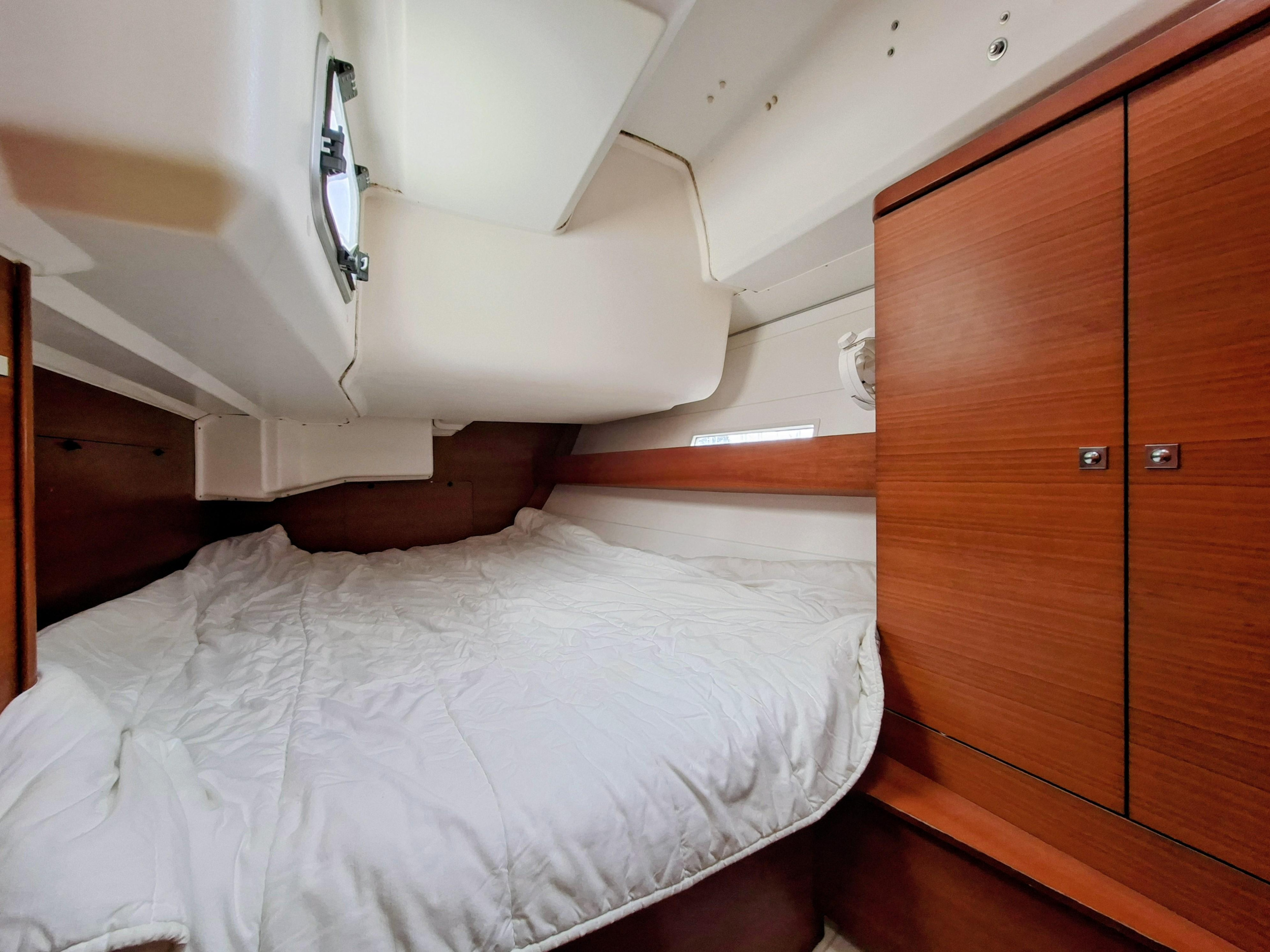 Dufour 450 GL — photo 8