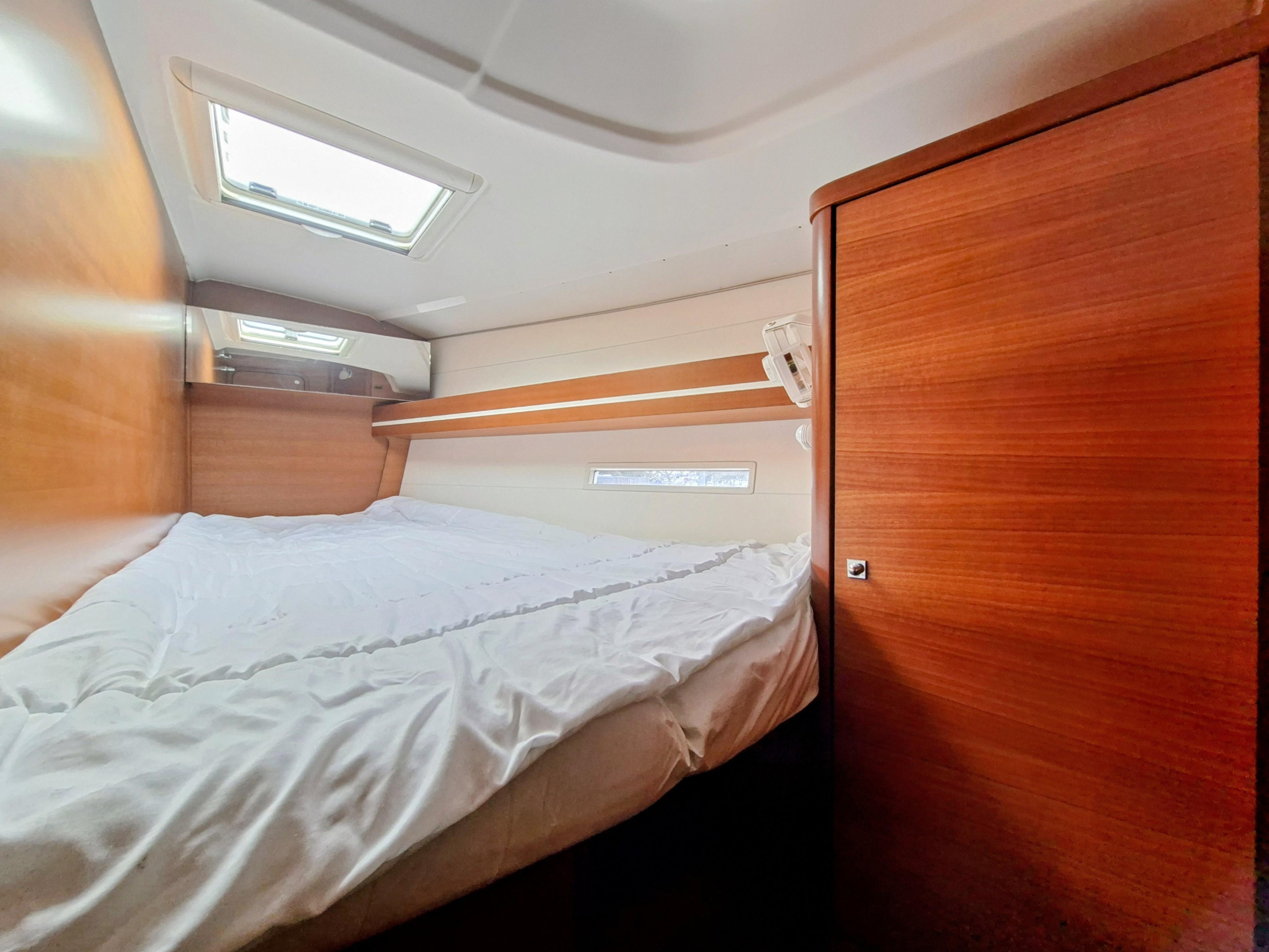 Dufour 450 GL — photo 11