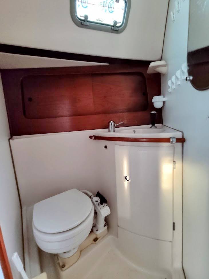 Beneteau Oceanis 321 — photo 8