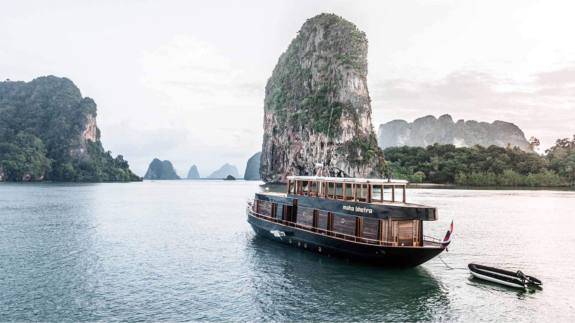 Custom Wooden Yacht — photo 1