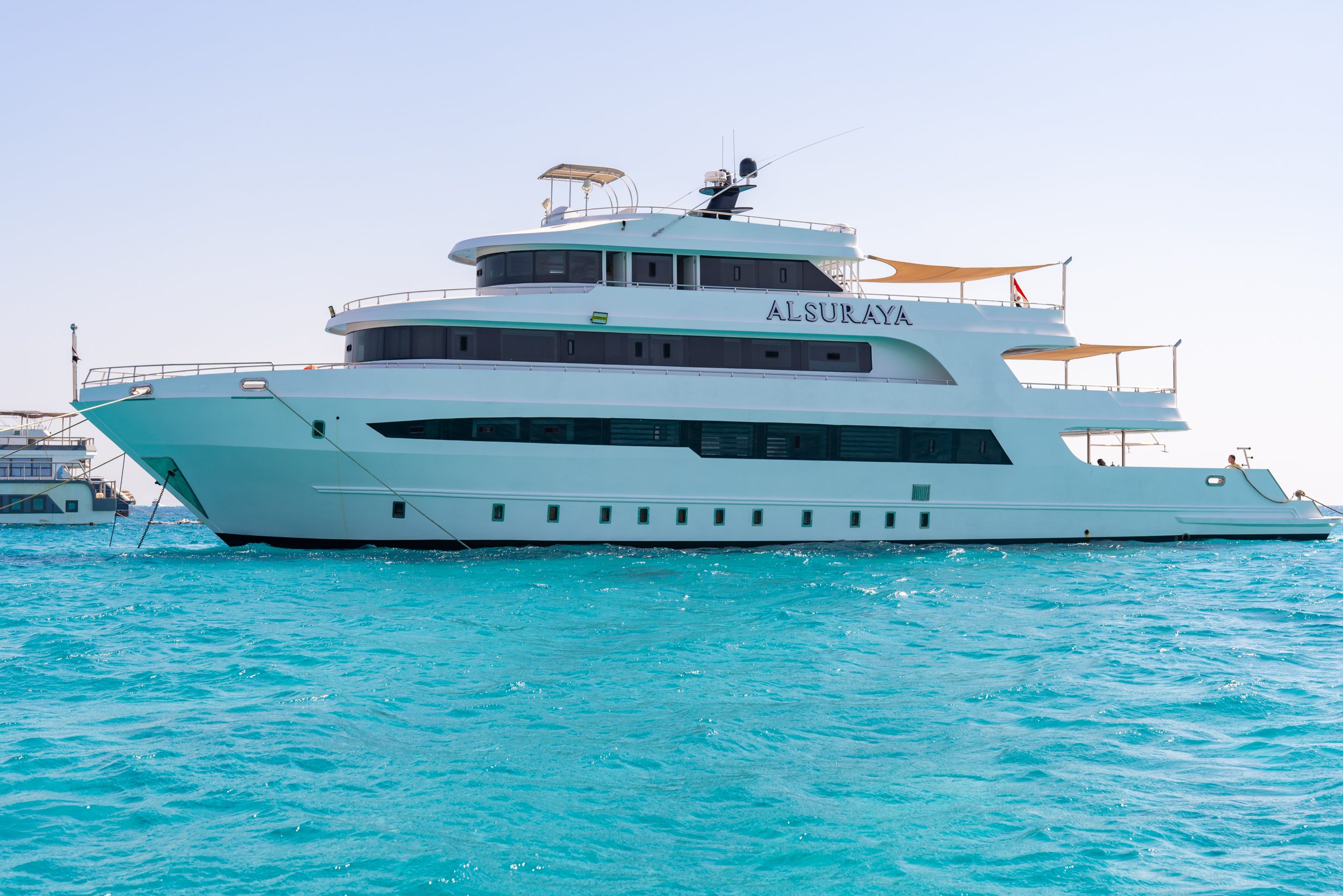Dive Safari from Hurgada to Deadalus and Elphinstone