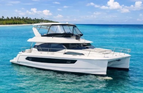 44 Power Catamaran — photo 1