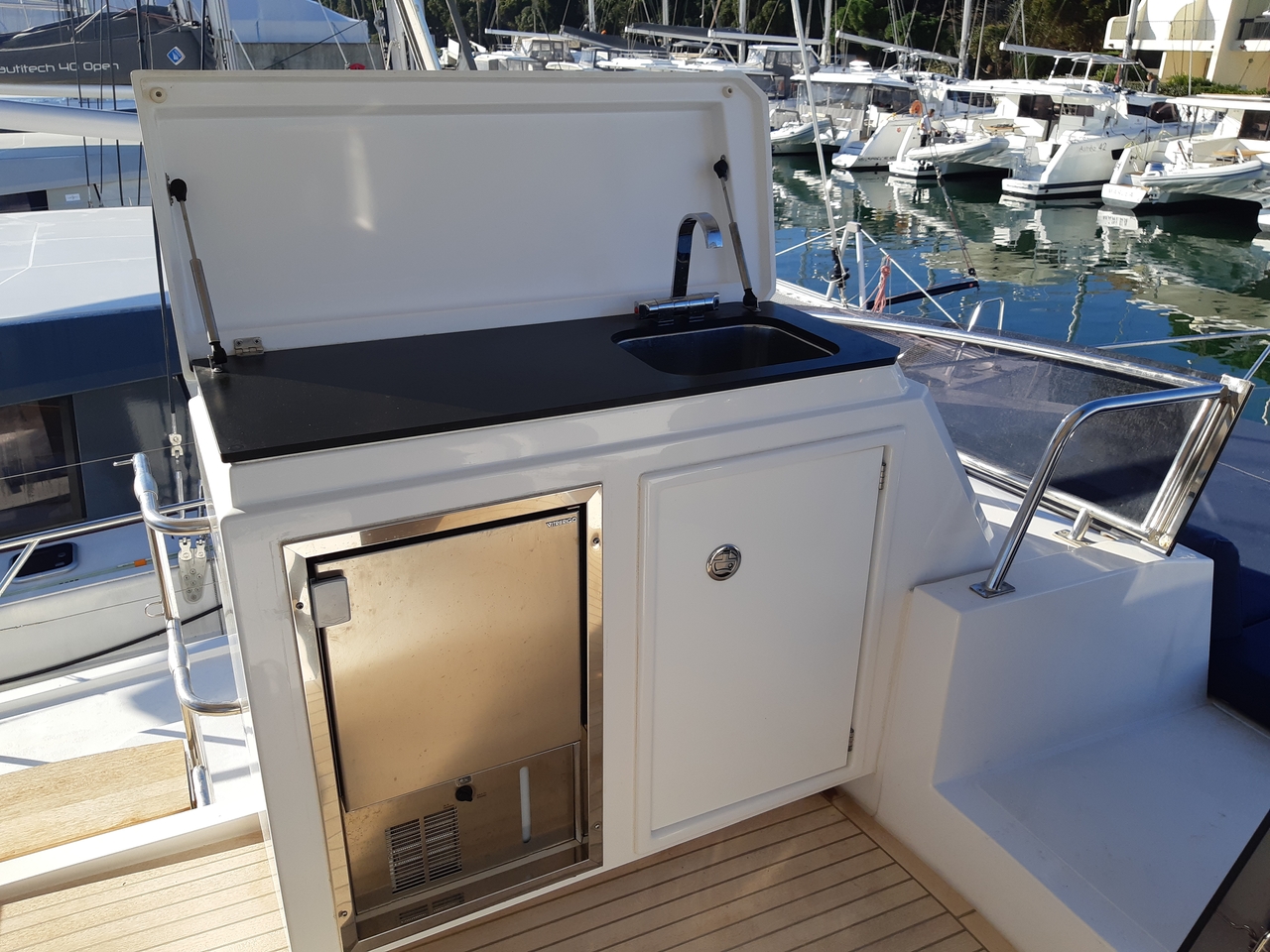 NAUTITECH 47 POWER CAT — photo 26