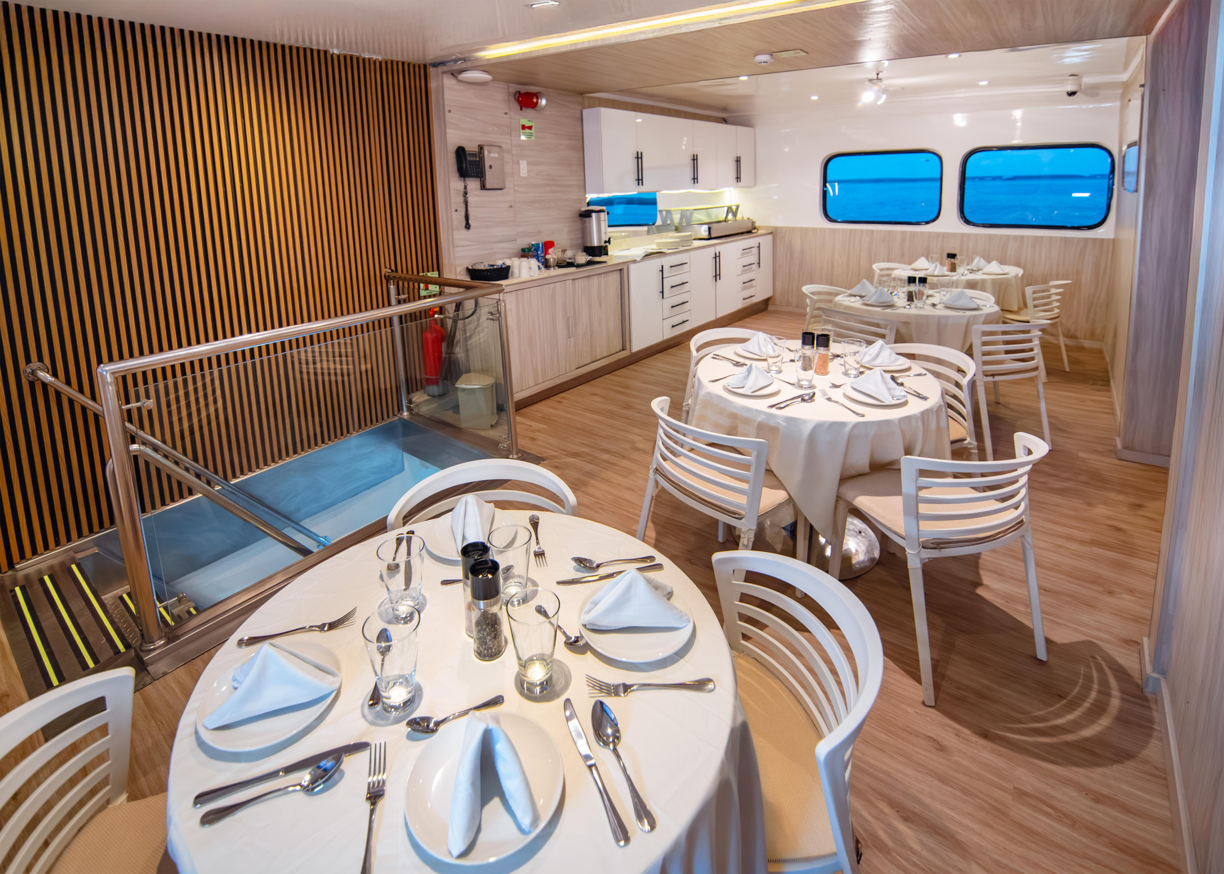 Western Galapagos Small Ship Cruise — photo 6