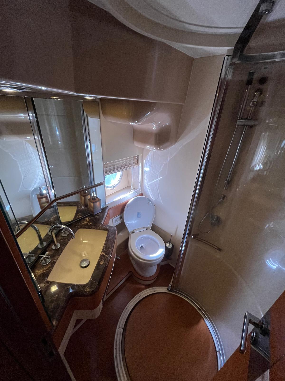 Azimut 70 — photo 8