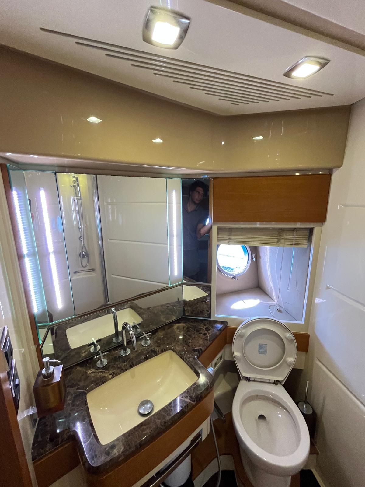 Azimut 70 — photo 13