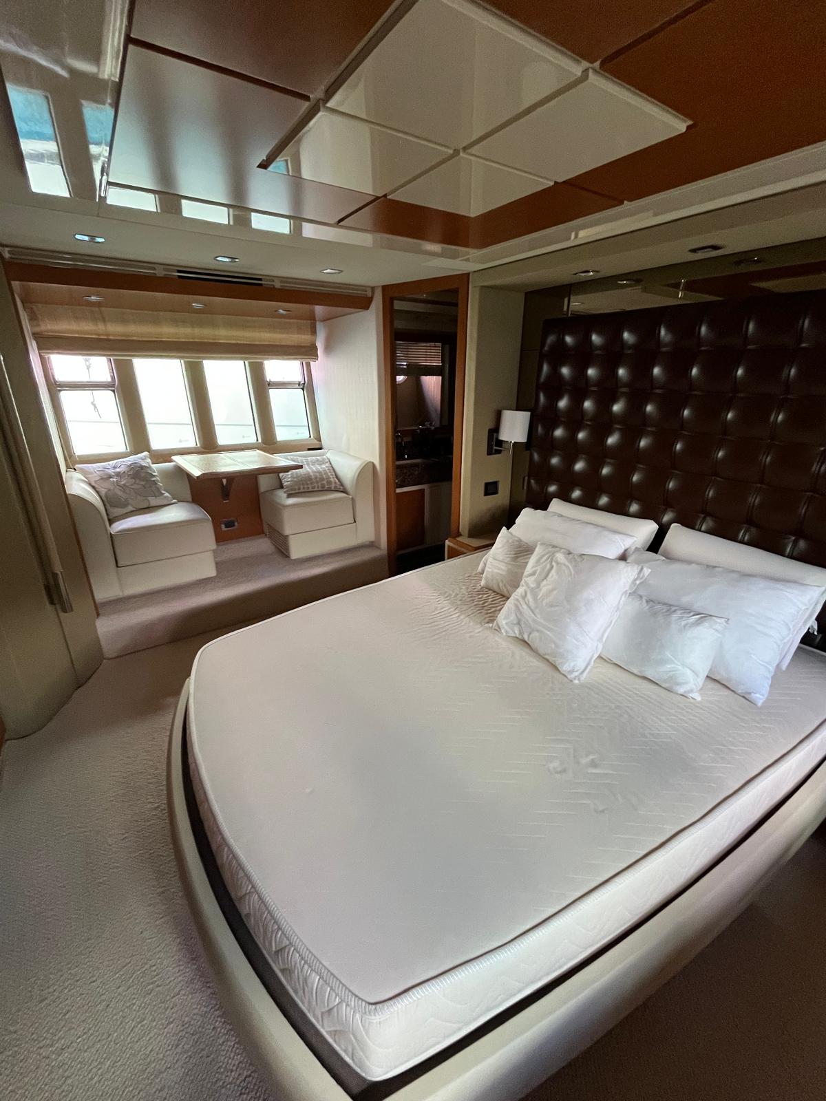 Azimut 70 — photo 17