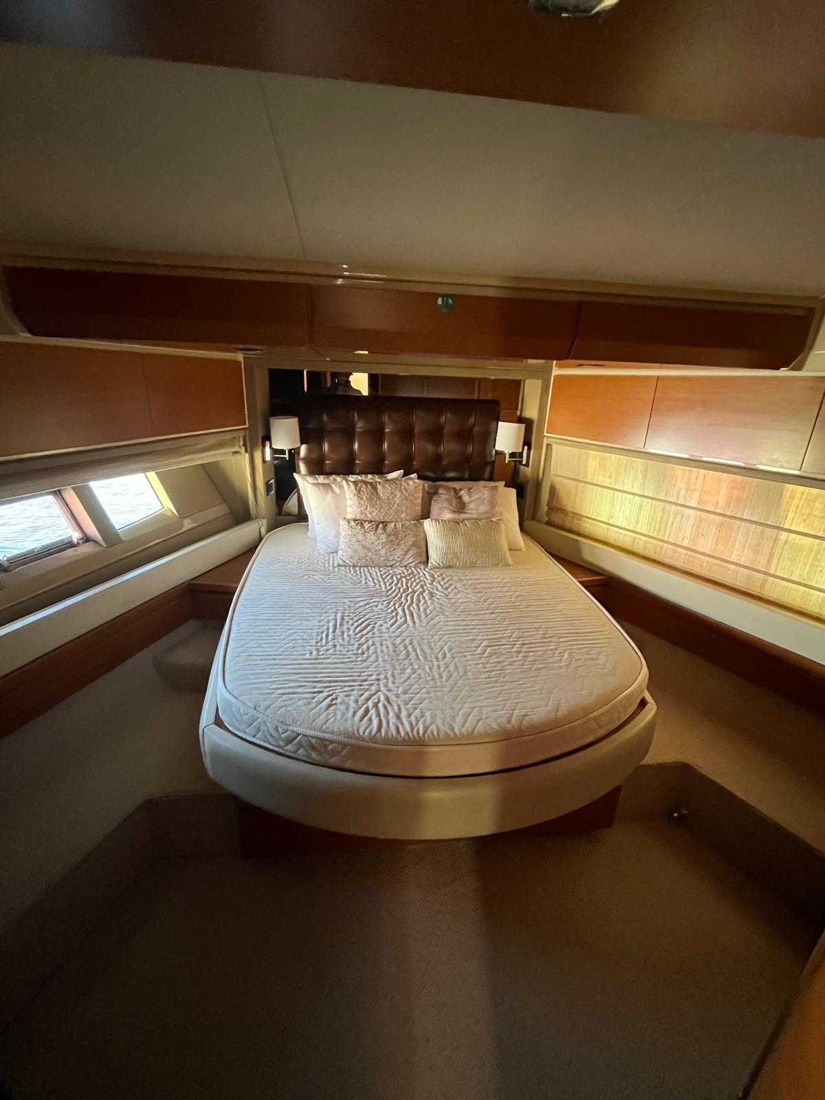 Azimut 70 — photo 18