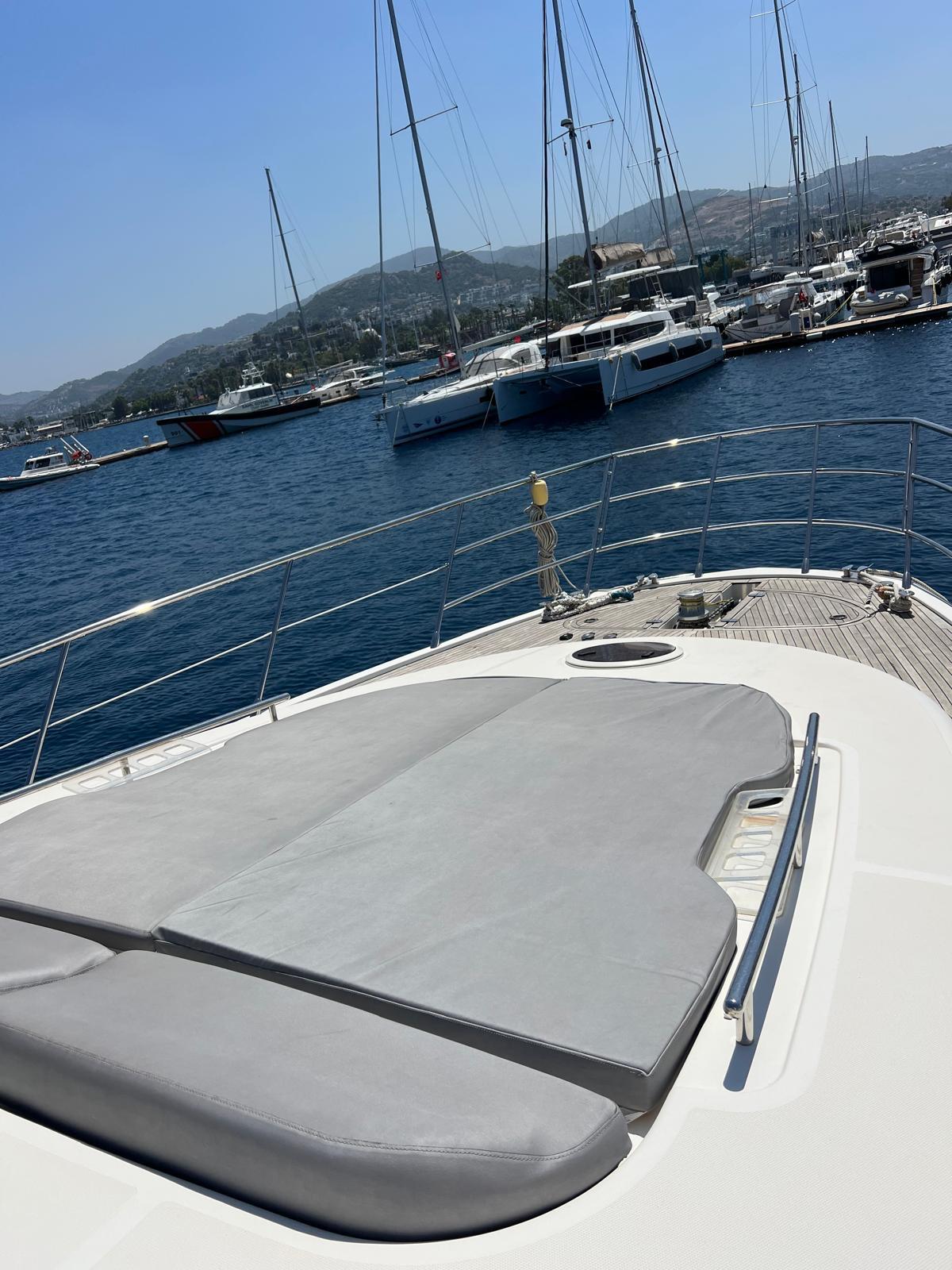 Azimut 70 — photo 28