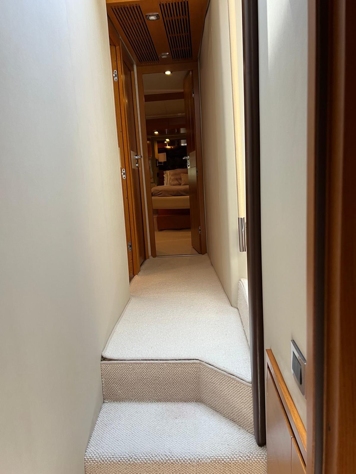 Azimut 70 — photo 32