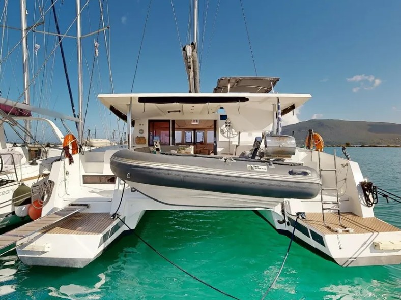 Photo #1 - Isla 40 (Blue Serenity) in  - 54305