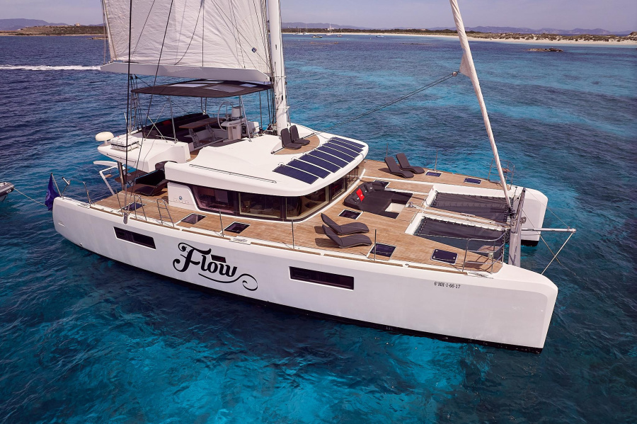 Photo #1 - Lagoon 52 F (Flow) in Ibiza - 54480