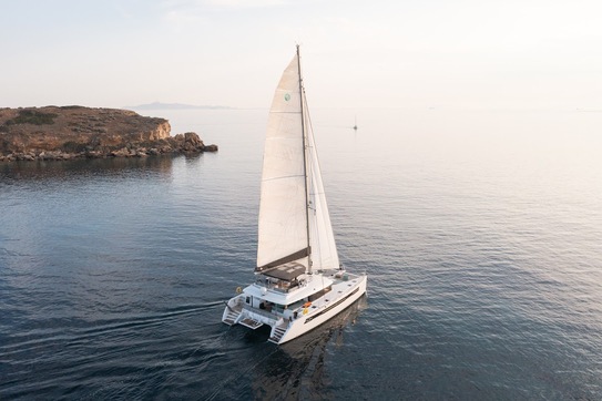 Photo #1 - Lagoon 560 (FOR SAIL) en Athens (Nea Peramos) - 65301