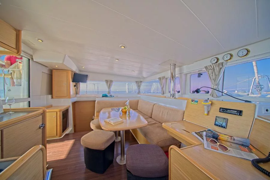 Lagoon 400 (MH 32)  - 1