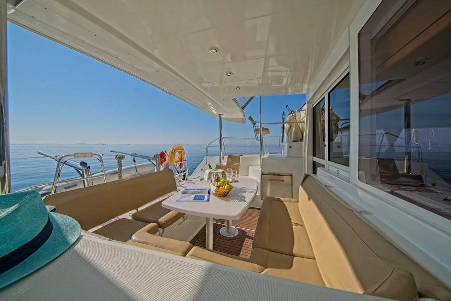 Lagoon 400 (MH 32)  - 2