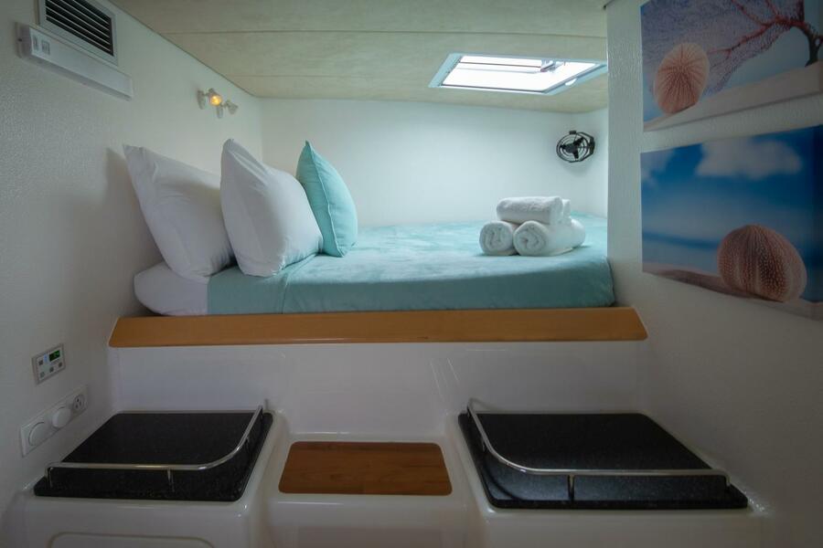 Photo #5 - Voyage 520 (NO REGRETS) in Road Town - 48147