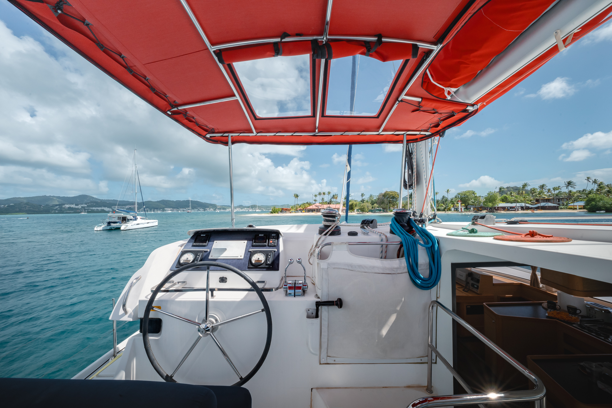 Lagoon 42 — photo 2