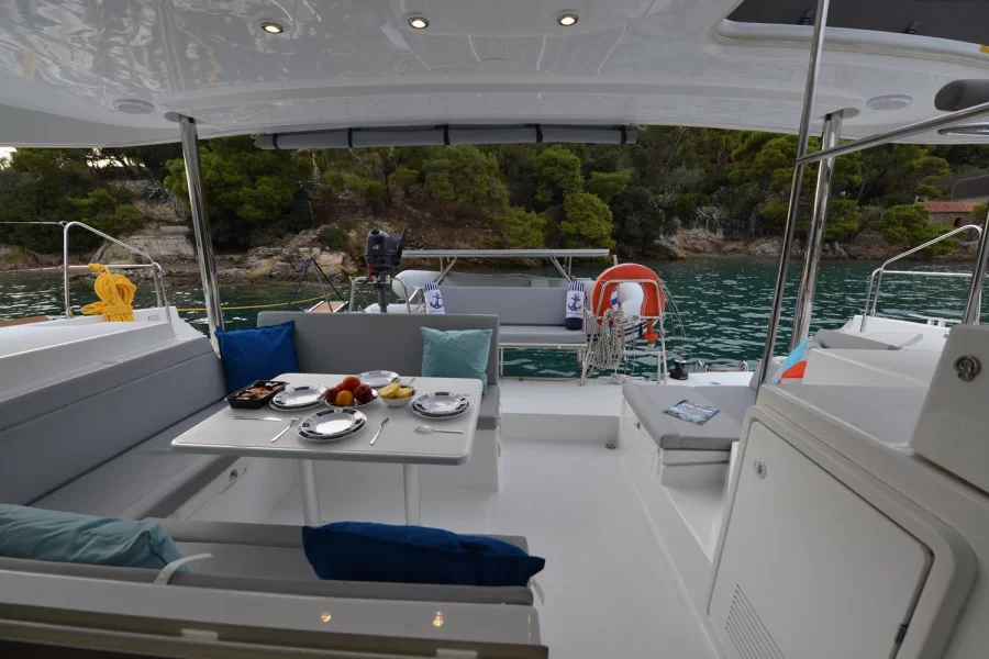 Lagoon 400 S2 (Anemoessa)  - 8