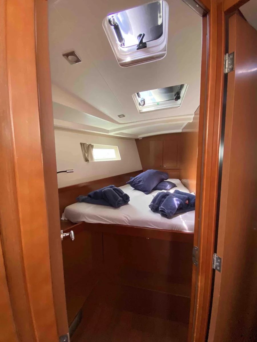 Oceanis 45 (Bella)  - 2
