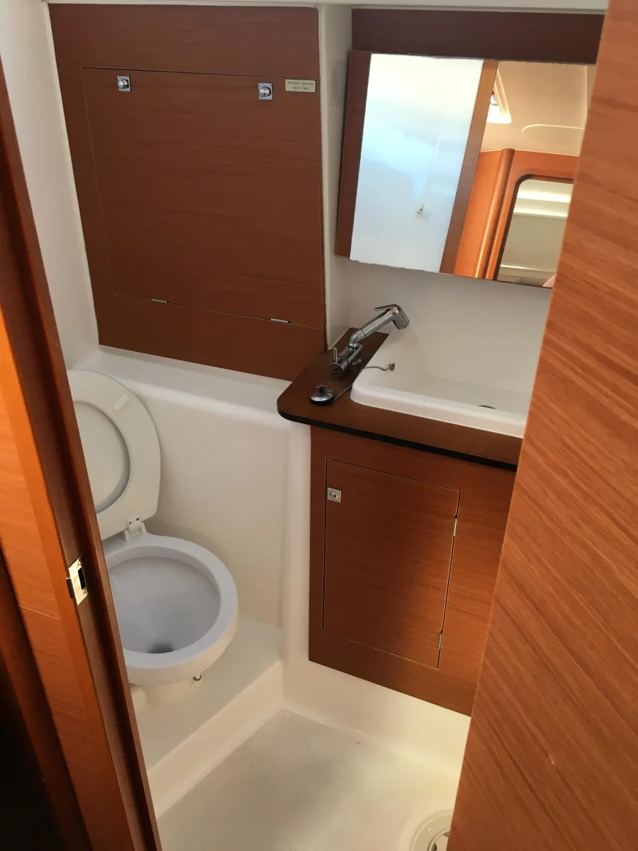 Dufour 382 Grand Large (Avanti)  - 9