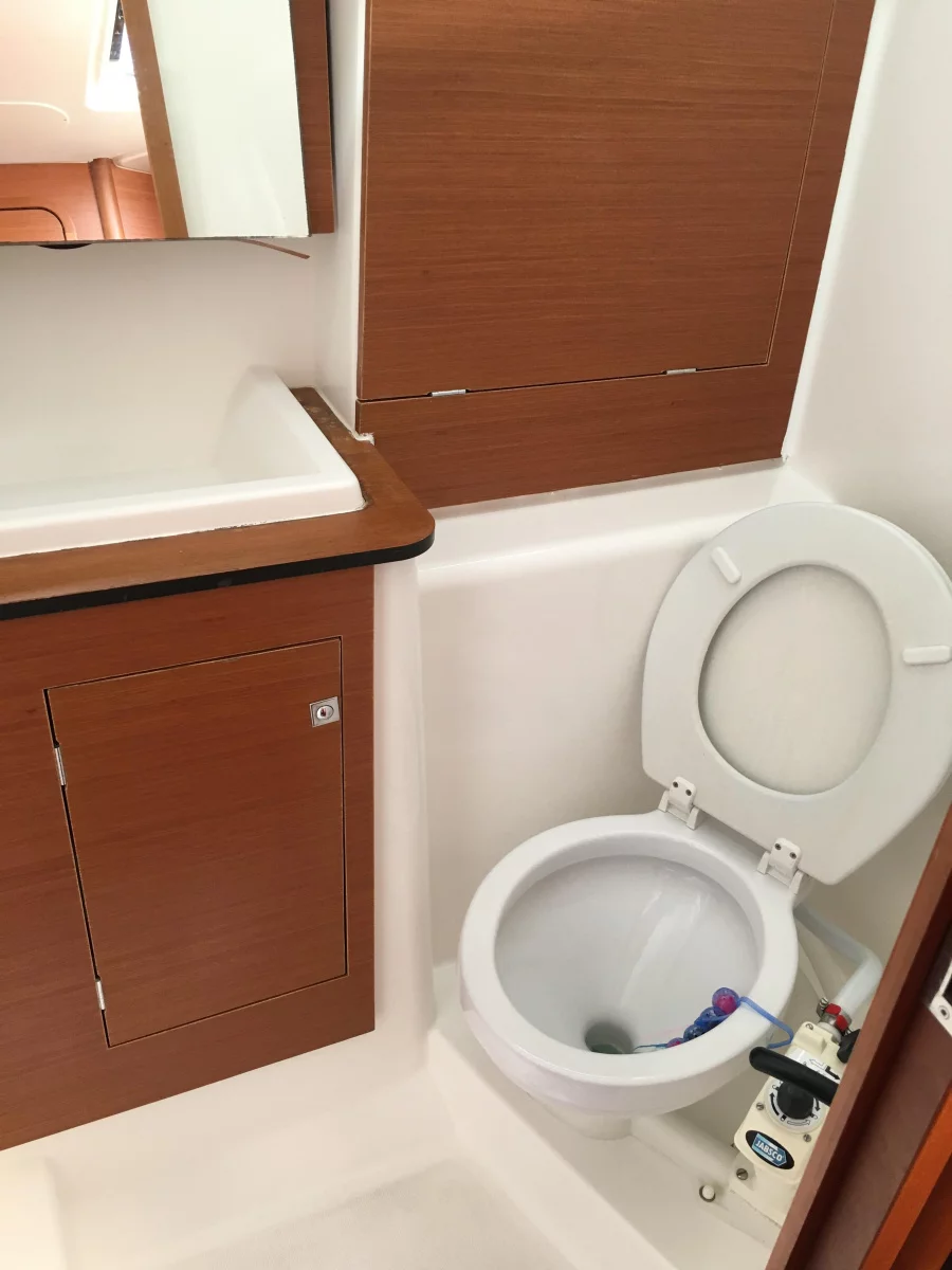 Dufour 382 Grand Large (Avanti)  - 8