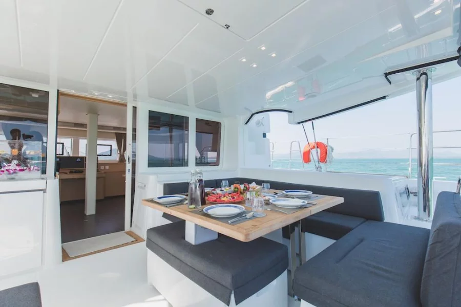 Lagoon 52 F (BLUE MOON (Crewed Charter))  - 2