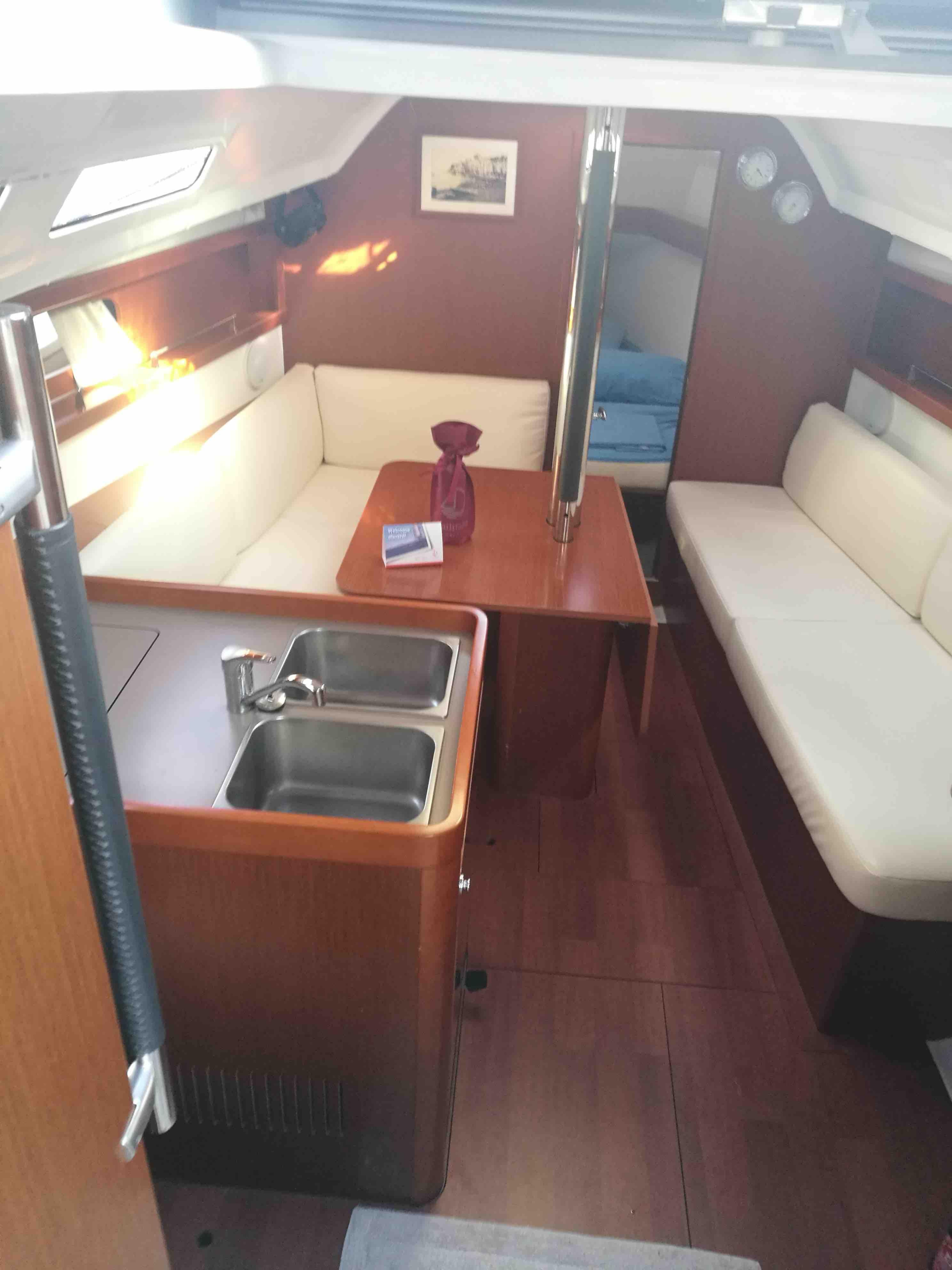 Photo #7 - Oceanis 31 (Felix) in Procida - 50158