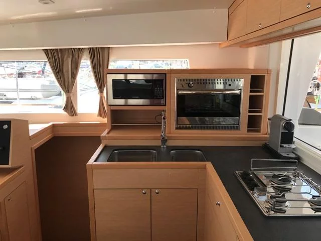 Lagoon 400 S2 (Tulip)  - 3