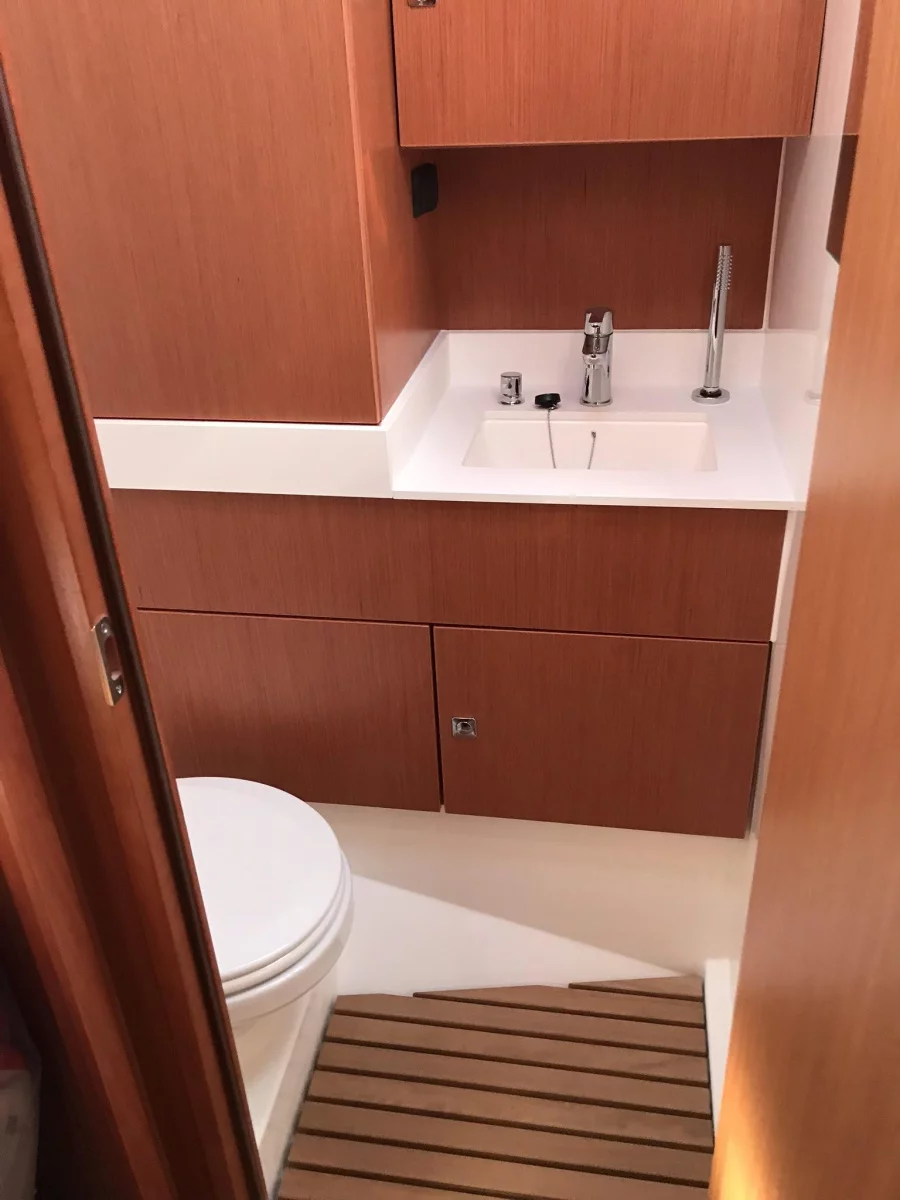 Bavaria C45 Style (Amaryllis)  - 5