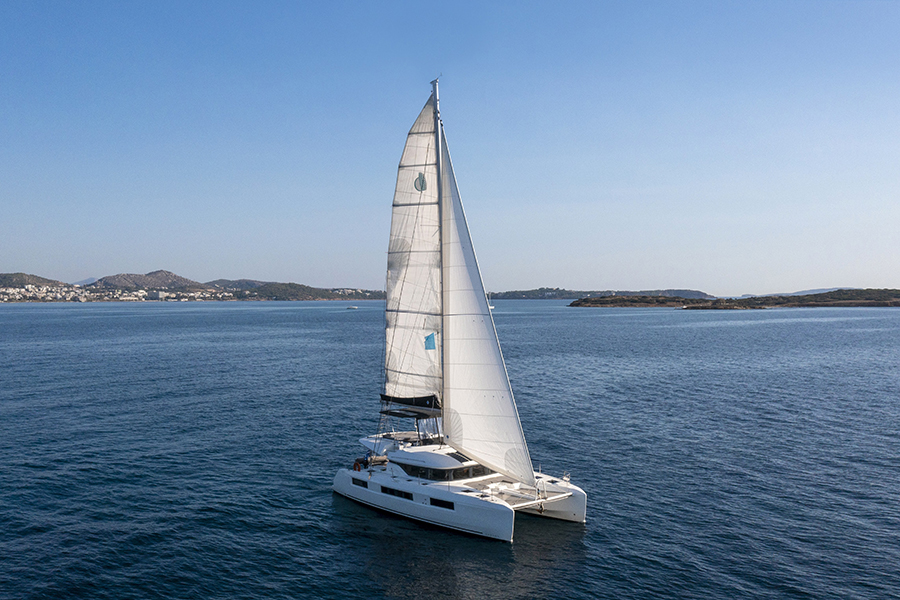 Lagoon 50 — photo 1