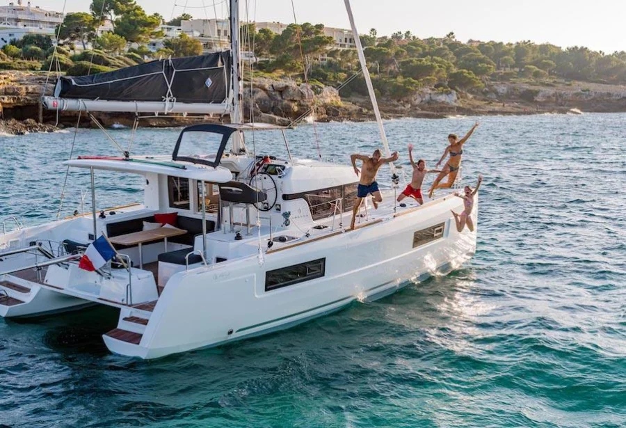 Lagoon 40 (K-35)  - 3