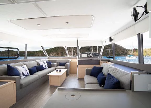 MY 44 Maestro (48ft) (Wild Blue)  - 2