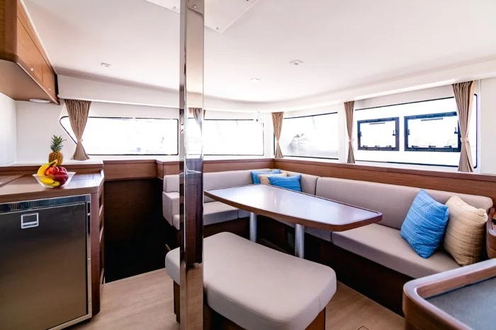 Lagoon 42 (Blue Trident)  - 8
