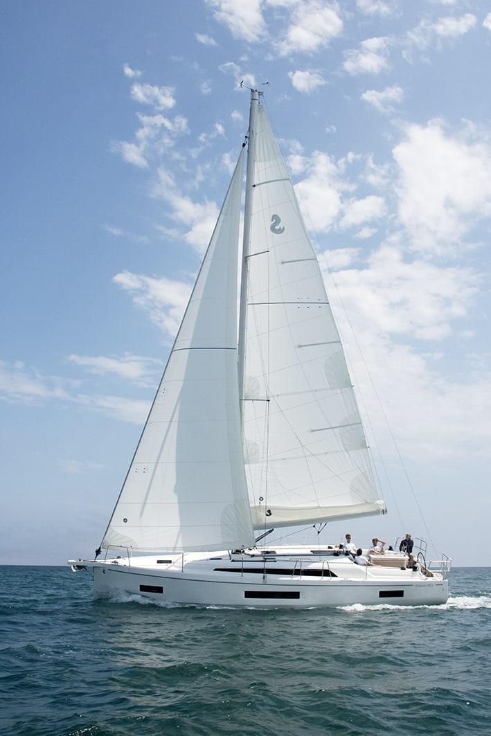 Photo #2 - Beneteau Oceanis 40.1 FIRST LINE - Watermaker - 3 Double cabins - 1 Double bunk cabin (Madelon) en Le Marin - 54617