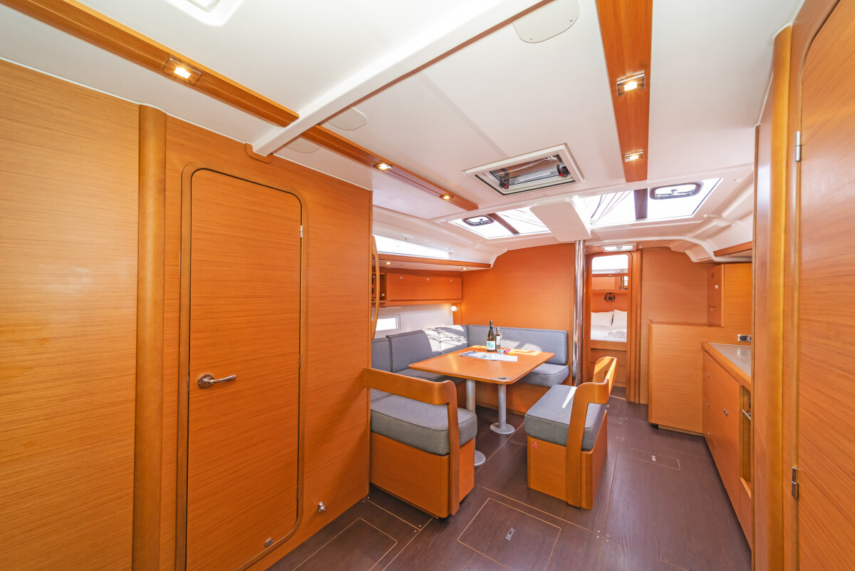 Dufour 430 Grand Large — photo 12