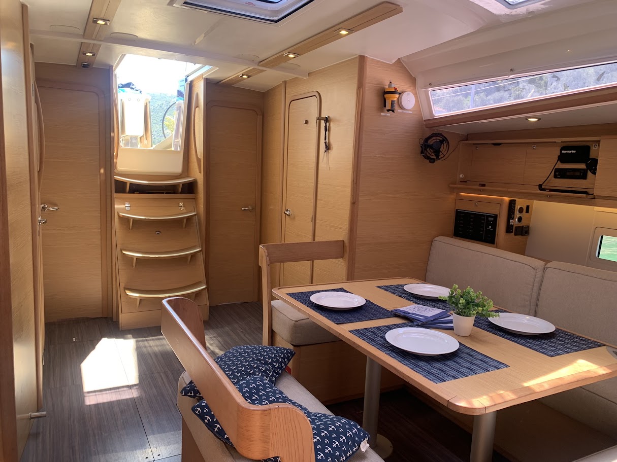 Dufour 430 Grand Large — photo 4