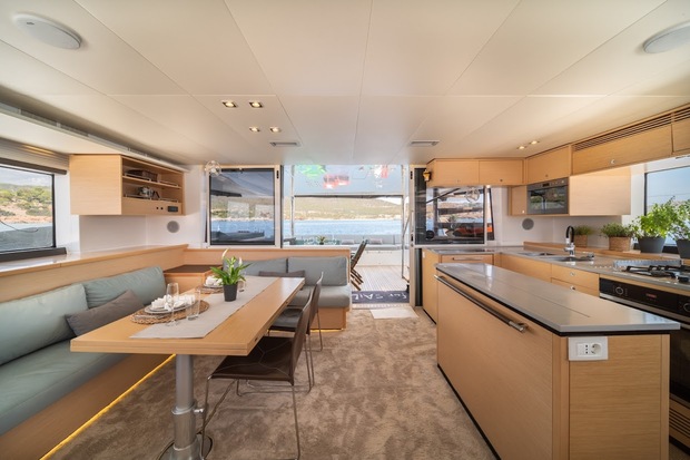 Lagoon 560 — photo 10