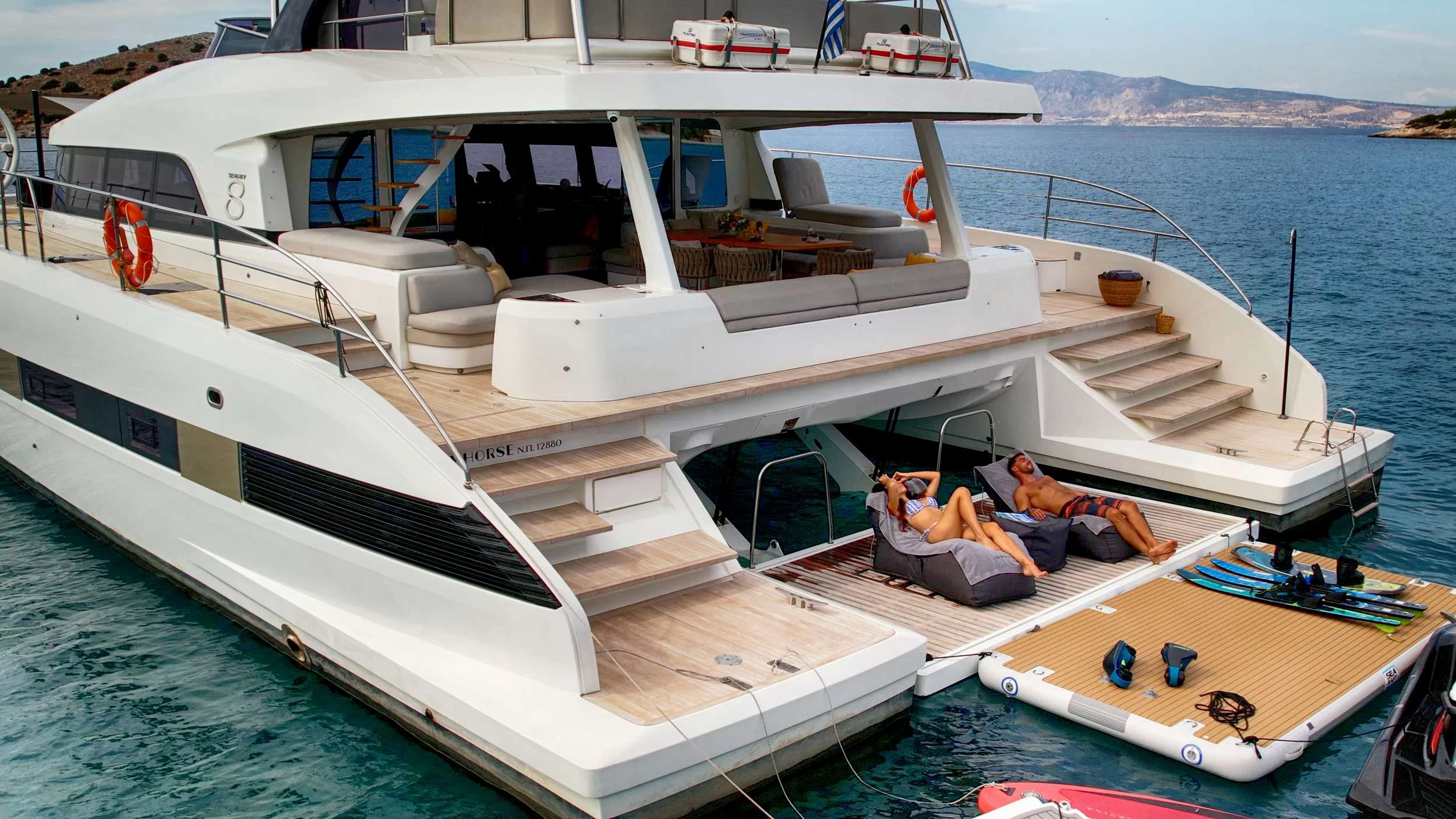 Lagoon 78 power crewed (CRAZY HORSE)  - 9