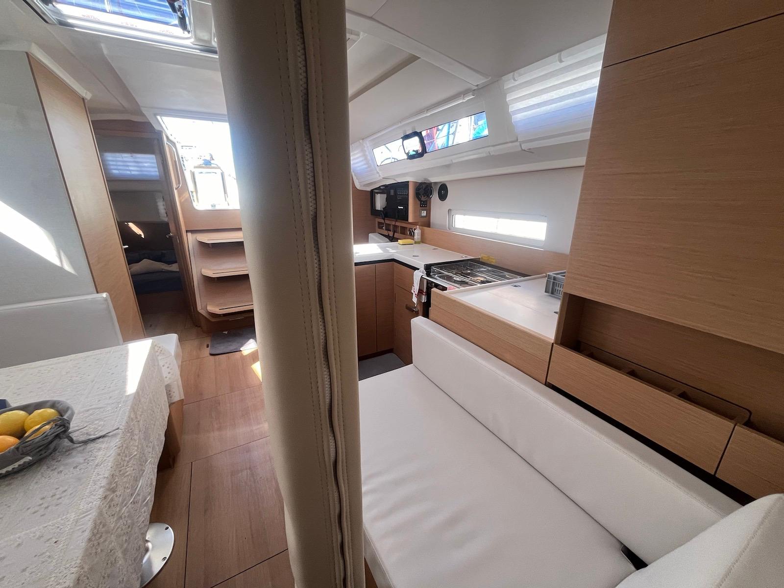 Photo #5 - Sun Odyssey 410 (Brasilia) in Cannigione - 55112