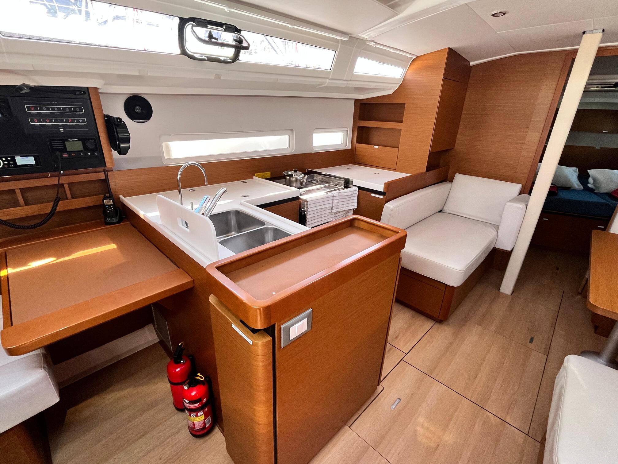 Sun Odyssey 410 — photo 5