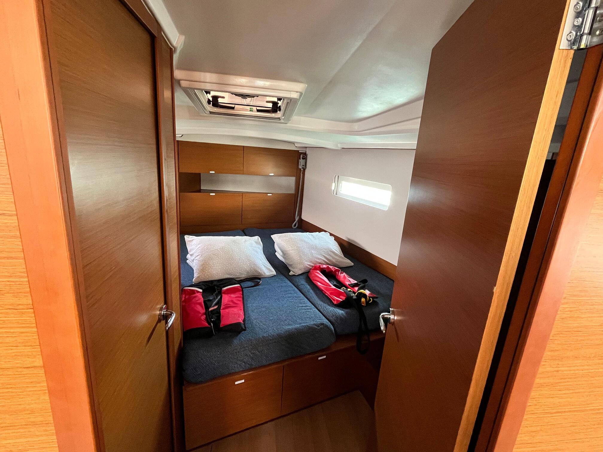 Sun Odyssey 410 — photo 7